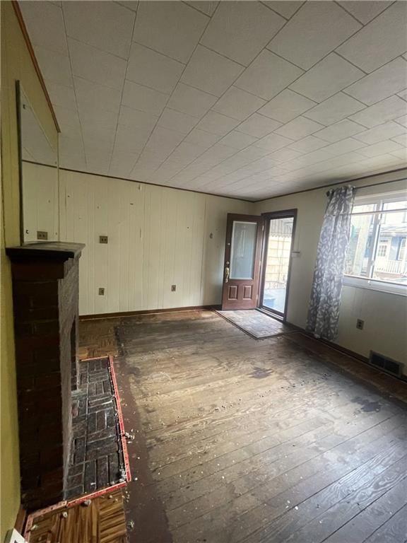 323 Hancock Street Pittsburgh, PA 15219 - Photo 4 of 41 an empty room with windows