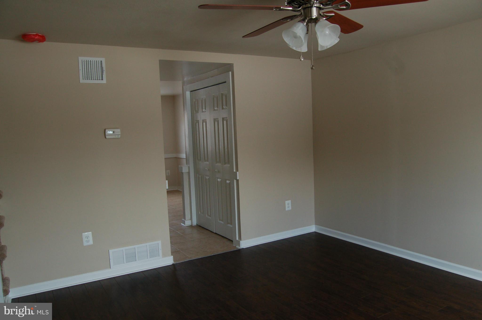 2016 Kelmore Road Baltimore, MD 21222 - Photo 8 of 27 Living Room