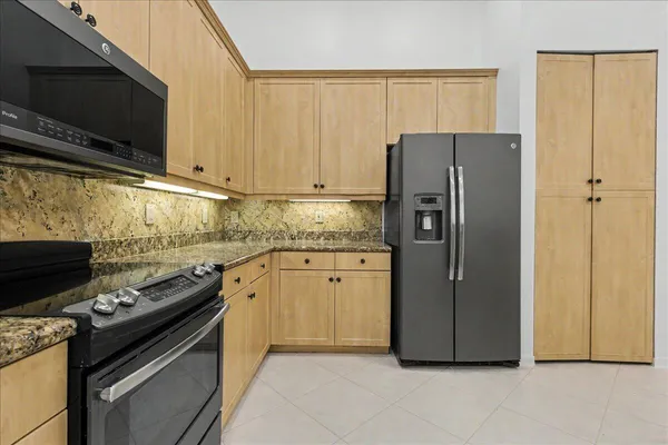 $4,250 | 10126 Armani Drive, Boynton Beach, FL 33437