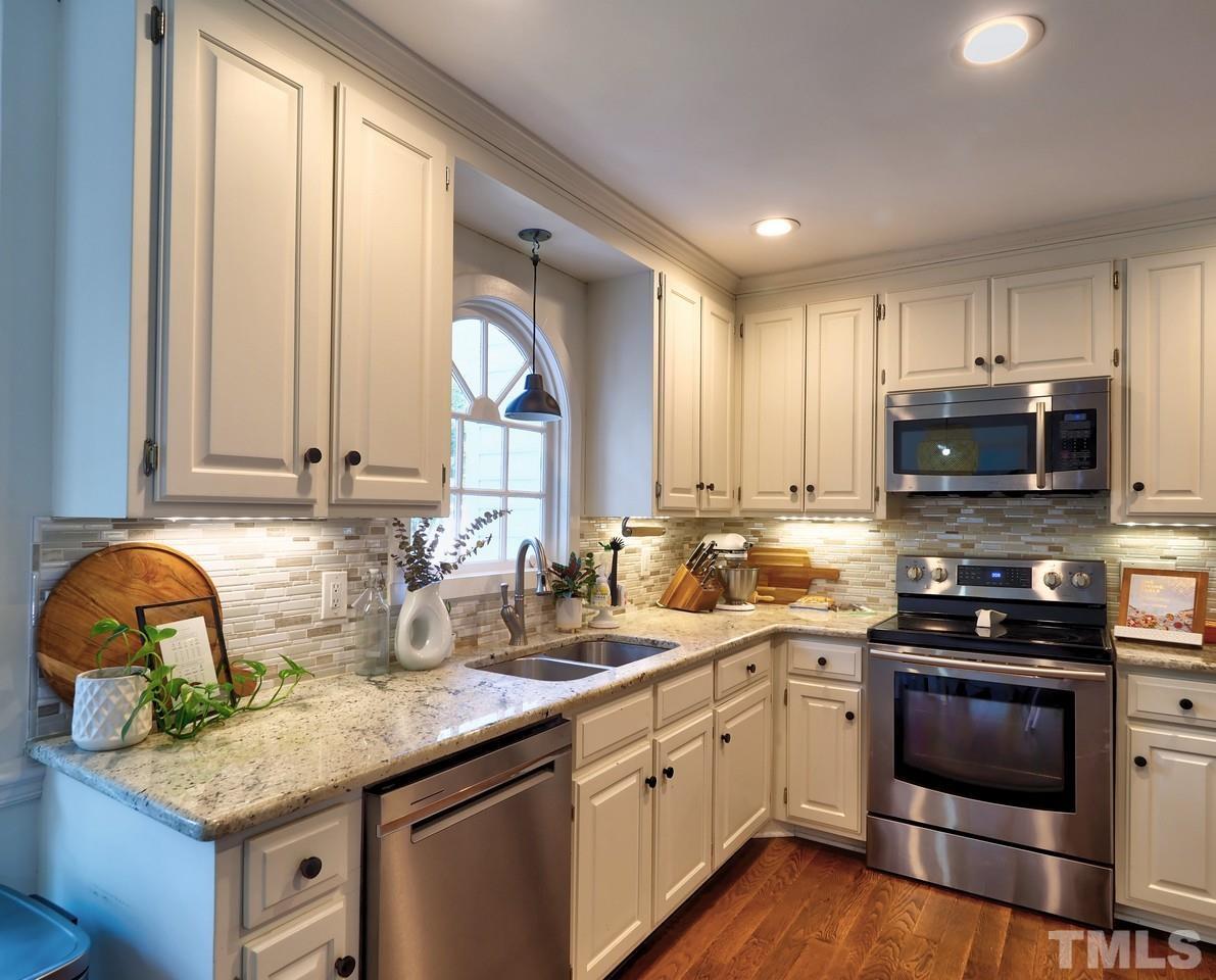 7801 Highlandview Circle Raleigh, NC 27613 - Photo 3 of 30
