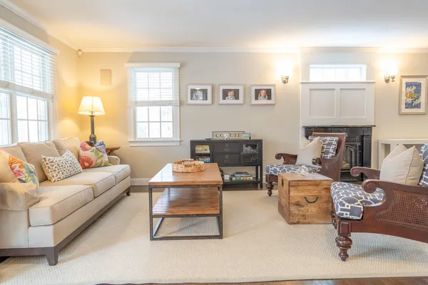 $1,750,000 | 10 Abbey Gate Road, Cotuit, MA 02635