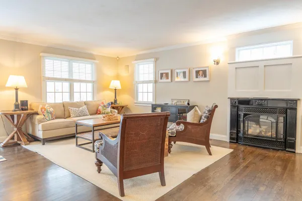 $1,750,000 | 10 Abbey Gate Road, Cotuit, MA 02635