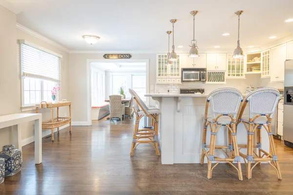 $1,900,000 | 10 Abbey Gate Road, Cotuit, MA 02635