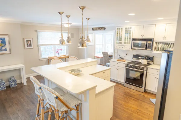 $1,900,000 | 10 Abbey Gate Road, Cotuit, MA 02635