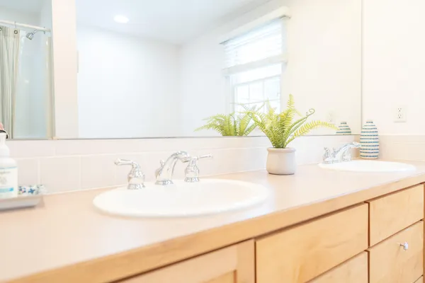 $1,900,000 | 10 Abbey Gate Road, Cotuit, MA 02635