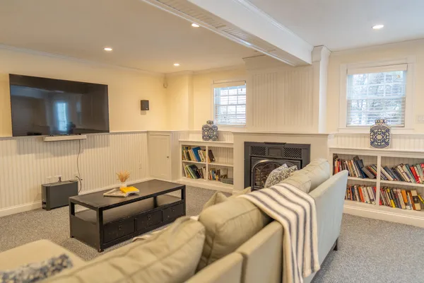 $1,900,000 | 10 Abbey Gate Road, Cotuit, MA 02635