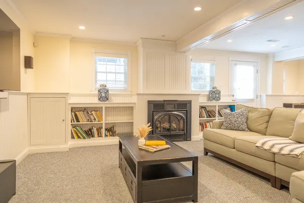 $1,750,000 | 10 Abbey Gate Road, Cotuit, MA 02635