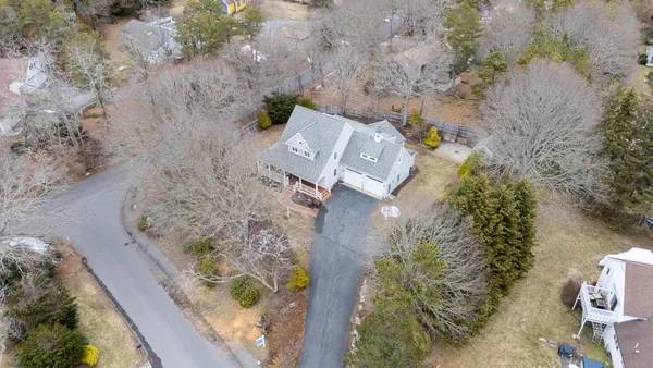 $1,900,000 | 10 Abbey Gate Road, Cotuit, MA 02635