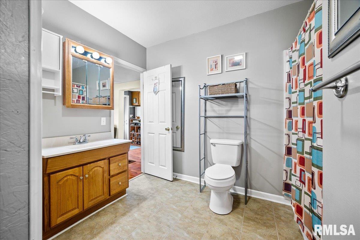 1703 Bloomington Road East Peoria, IL 61611 - Photo 18 of 57 Gallery Image 18