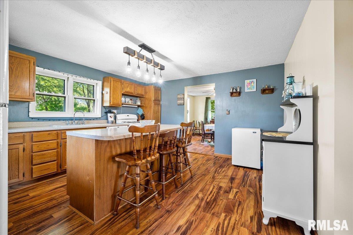 1703 Bloomington Road East Peoria, IL 61611 - Photo 9 of 57 Gallery Image 9