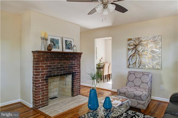 1201 Harper Road Silver Spring, MD 20903 - Photo 8 of 28 Living Room