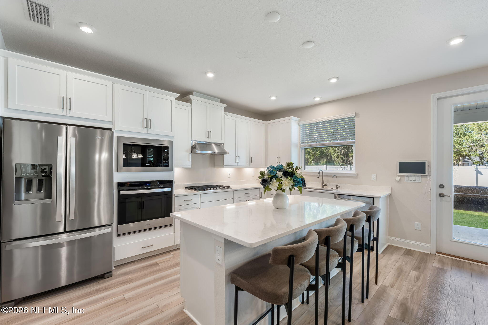 10506 Melody Mdws Road Jacksonville, FL 32257 - Photo 19 of 56 Kitchen/Breakfast Bar