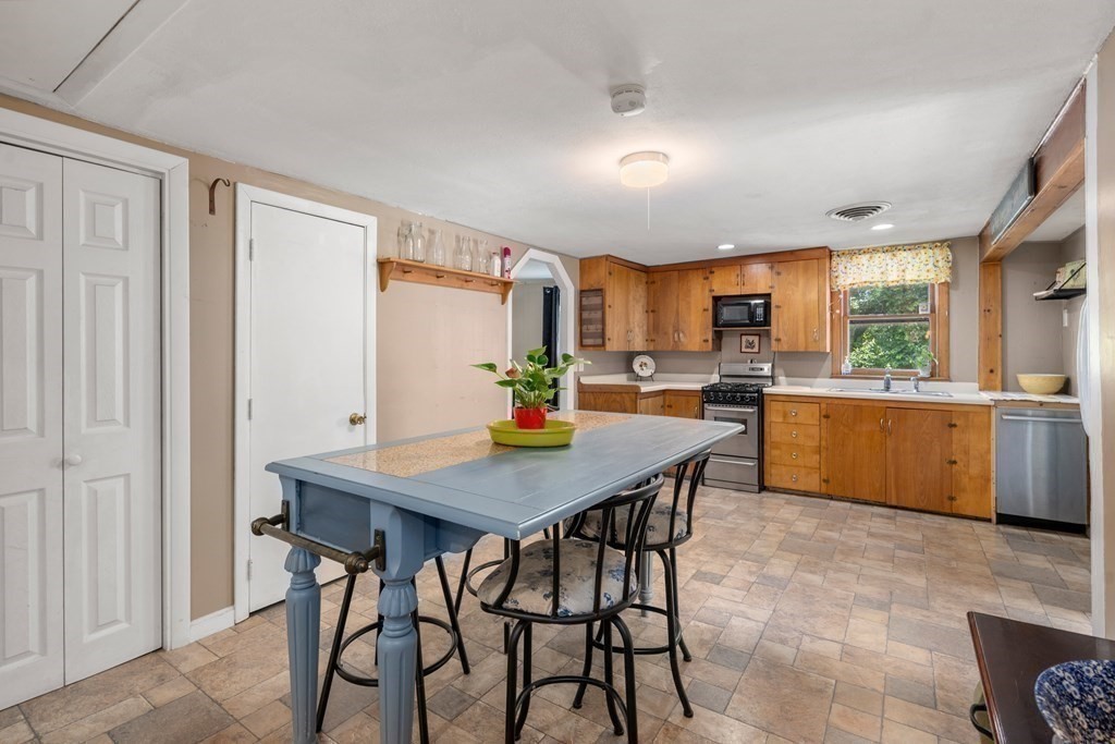 5 Patten Road Norton, MA 02766 - Photo 12 of 30