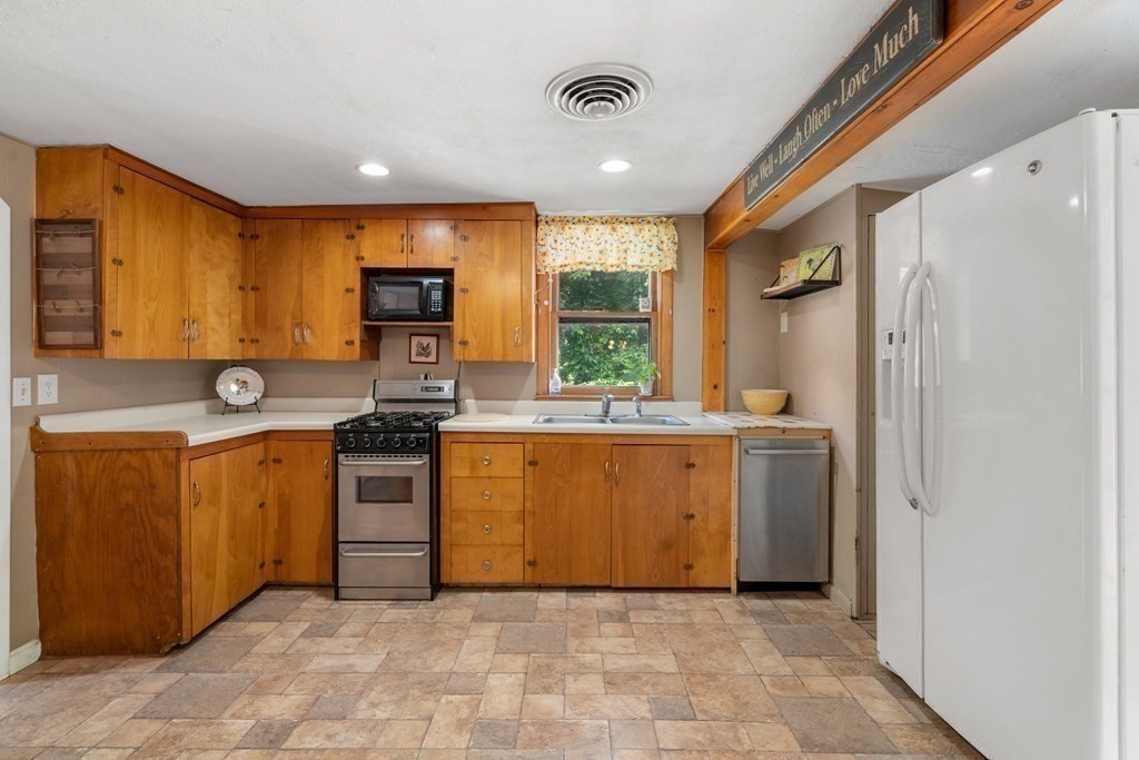 5 Patten Road Norton, MA 02766 - Photo 9 of 30
