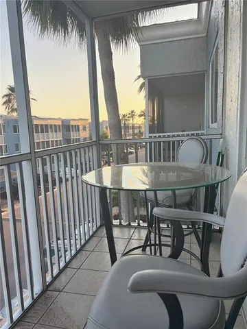 $225,000 | 2755 Coconut Bay Lane, Unit 1313 (3M), Sarasota, FL 34237