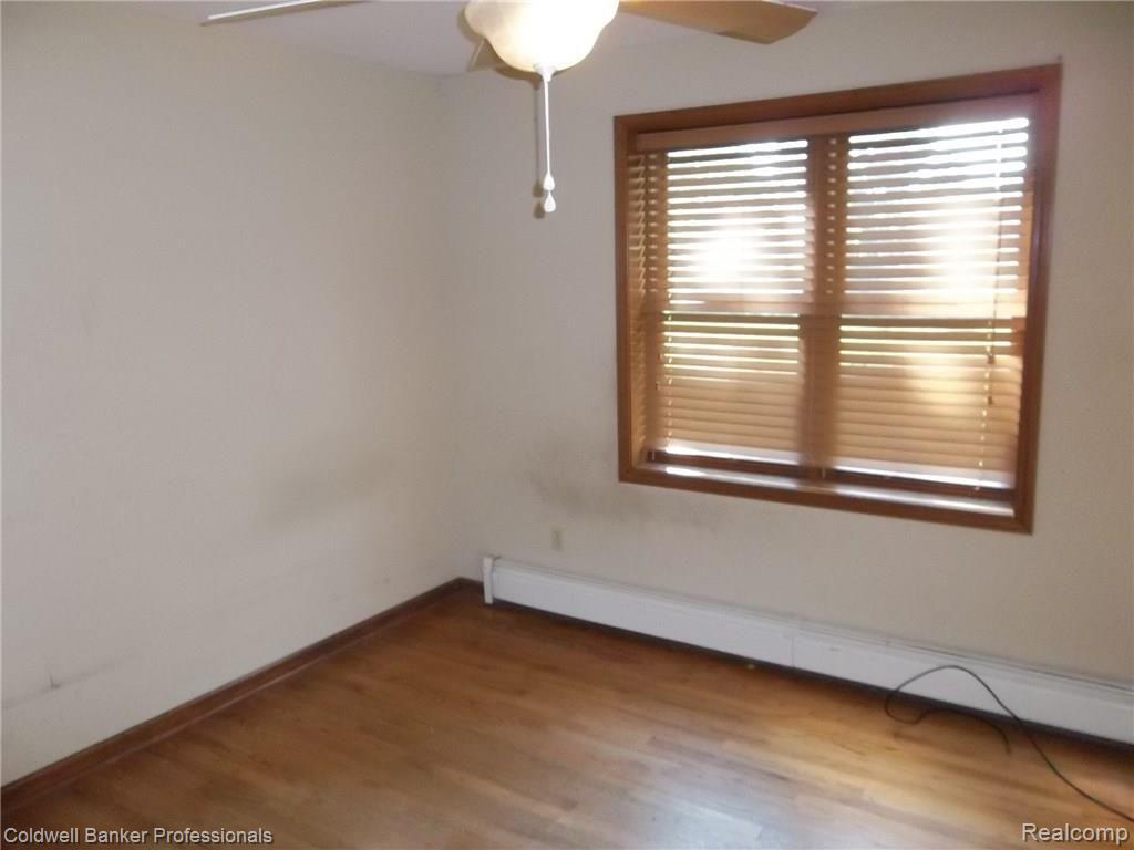2140 Bullock Road Lapeer, MI 48446 - Photo 21 of 34 100_2242.JPG