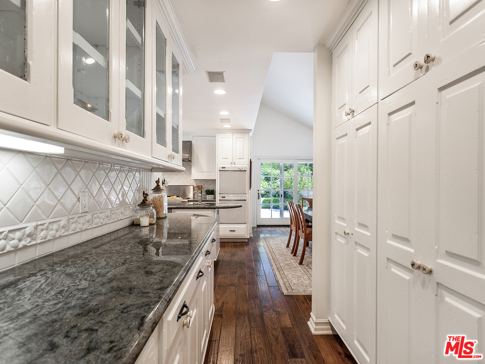 5474 Round Meadow Road Hidden Hills, CA 91302 - Photo 12 of 30 Gallery Image 12