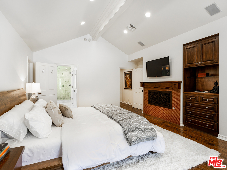 5474 Round Meadow Road Hidden Hills, CA 91302 - Photo 20 of 30 Gallery Image 20