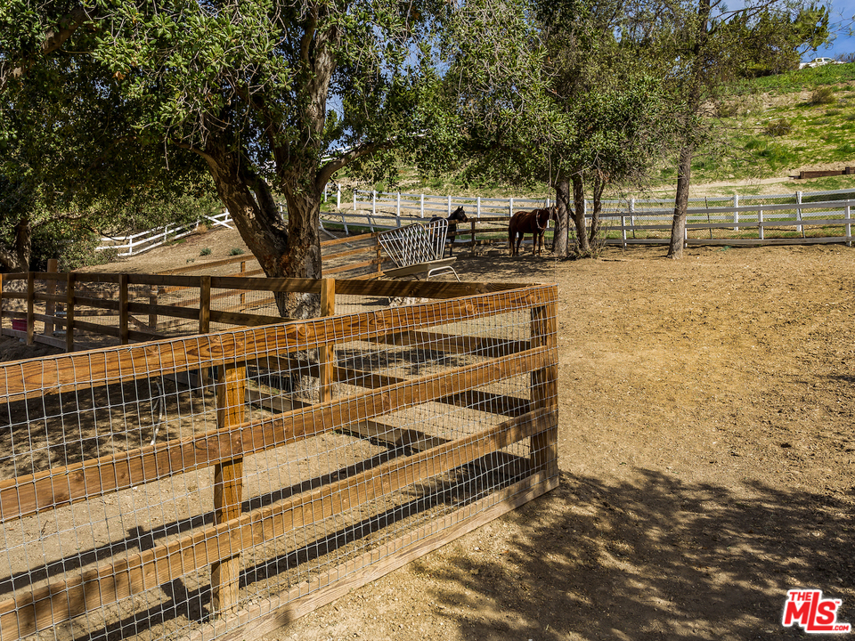5474 Round Meadow Road Hidden Hills, CA 91302 - Photo 27 of 30 Gallery Image 27