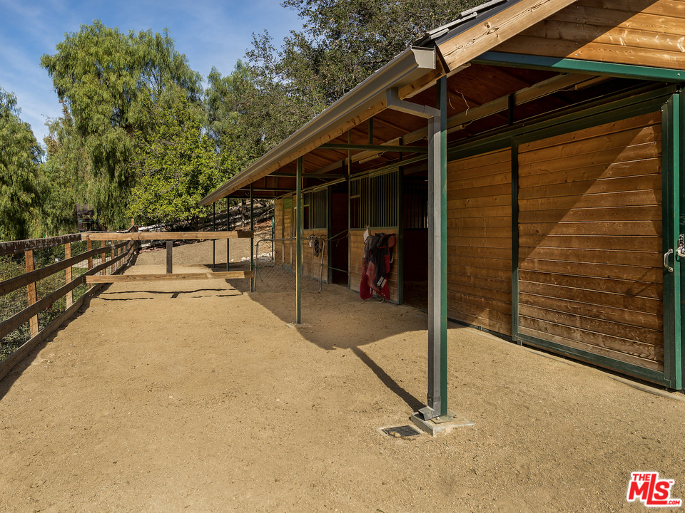 5474 Round Meadow Road Hidden Hills, CA 91302 - Photo 28 of 30 Gallery Image 28
