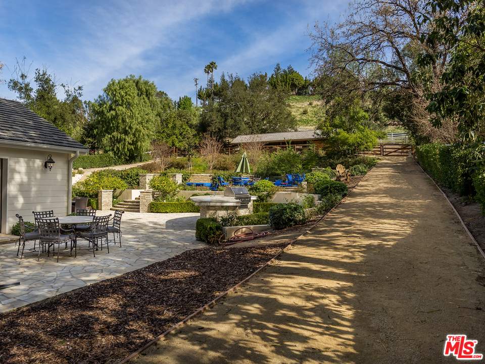 5474 Round Meadow Road Hidden Hills, CA 91302 - Photo 29 of 30 Gallery Image 29