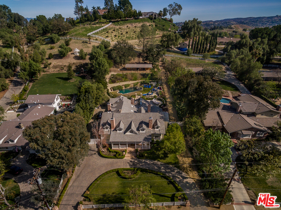 5474 Round Meadow Road Hidden Hills, CA 91302 - Photo 4 of 30 Gallery Image 4