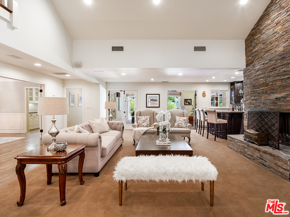 5474 Round Meadow Road Hidden Hills, CA 91302 - Photo 6 of 30 Gallery Image 6