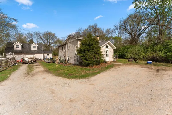 $325,000 | 1330 Orchid Street Southeast, De Motte, IN 46310