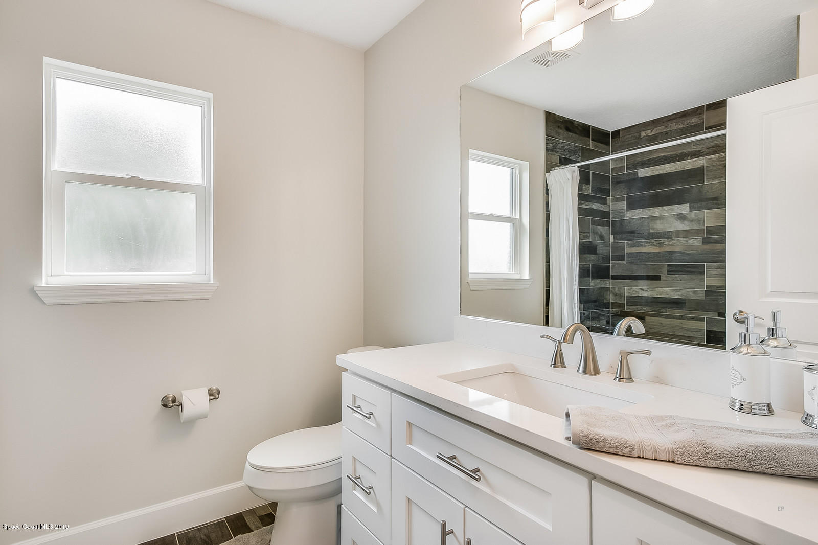 1485 Reed Street Northwest Palm Bay, FL 32907 - Photo 18 of 26 Hall Bath