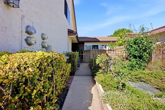 $325,000 | 2174 Aspenwood Court, San Bernardino, CA 92404