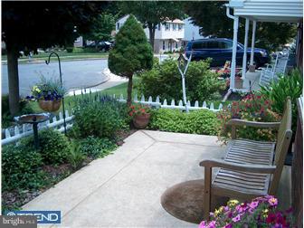 412 Harrington Road Havertown, PA 19083 - Photo 3 of 12