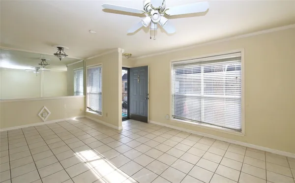 $1,100 | 6202 Skyline Drive, Unit 32, Houston, TX 77057