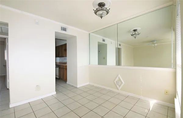 $1,100 | 6202 Skyline Drive, Unit 32, Houston, TX 77057