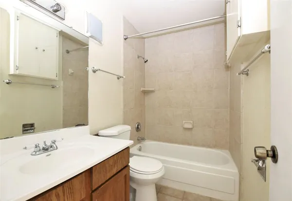 $1,100 | 6202 Skyline Drive, Unit 32, Houston, TX 77057