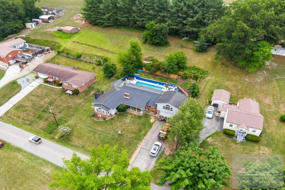 712 Mercer Road Rich Creek, VA 24147 - Photo 3 of 47 Gallery Image 3