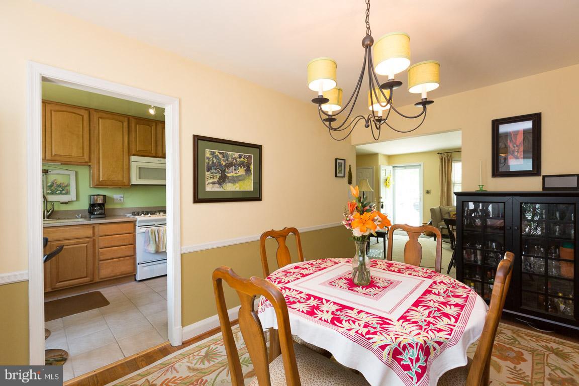 1049 Winsford Road Baltimore, MD 21204 - Photo 9 of 30 Dining Room