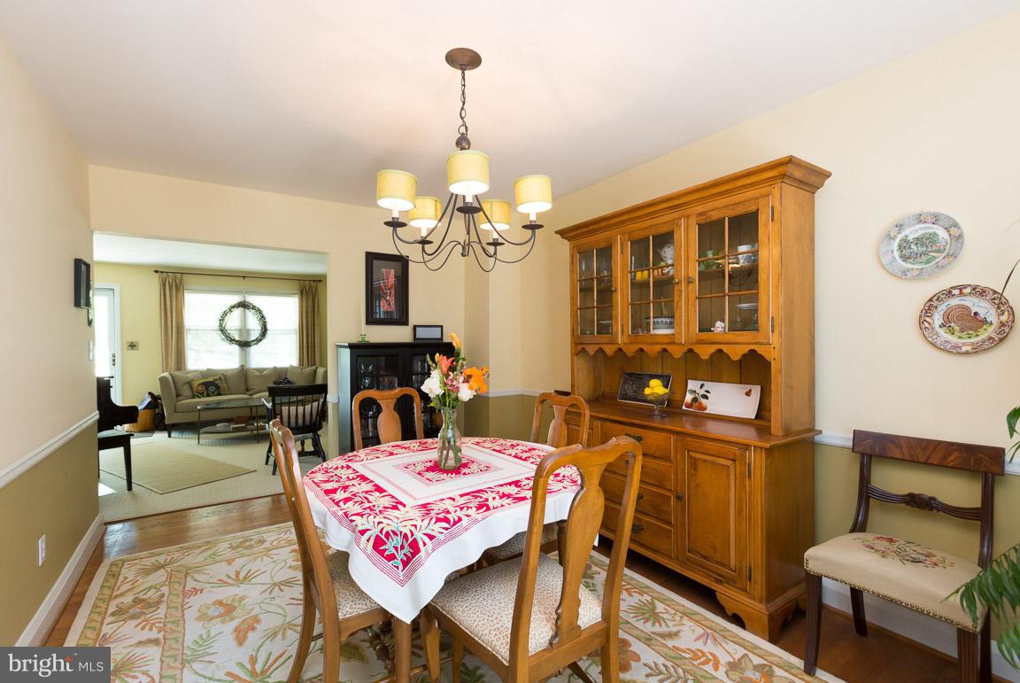 1049 Winsford Road Baltimore, MD 21204 - Photo 10 of 30 Dining Room