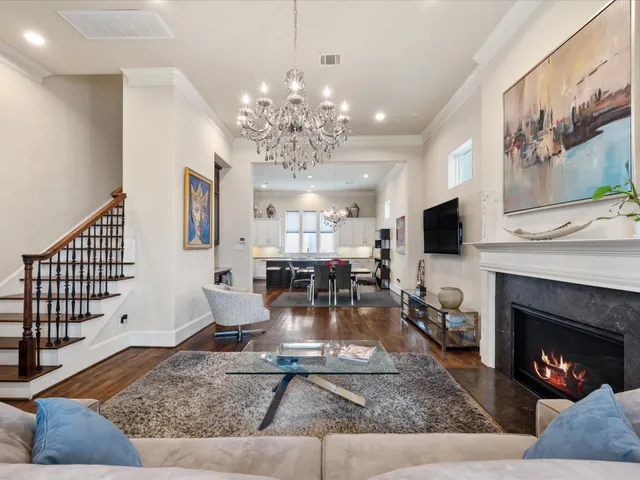 a view of outdoor dining space with a porch