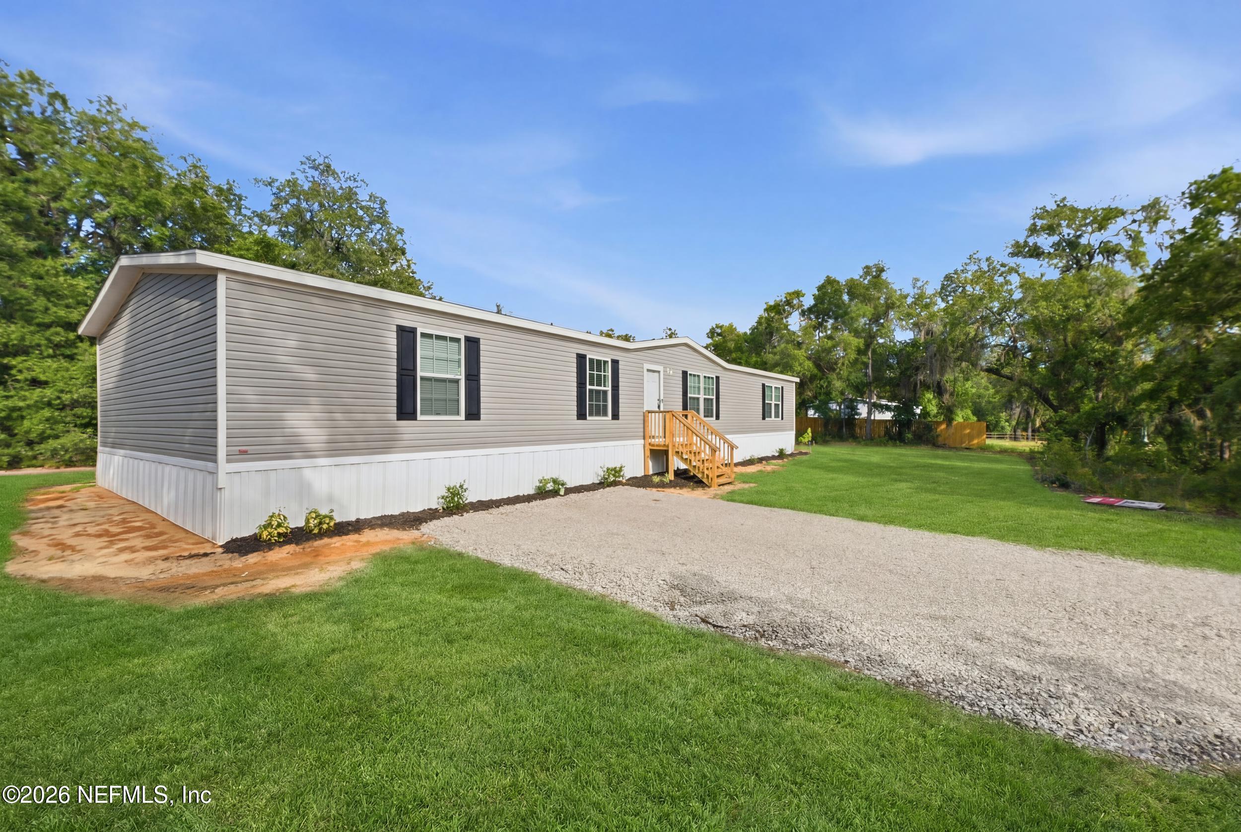 352 County Road 315 Interlachen, FL 32148 - Photo 5 of 28 bws_8138_grass_ba254316