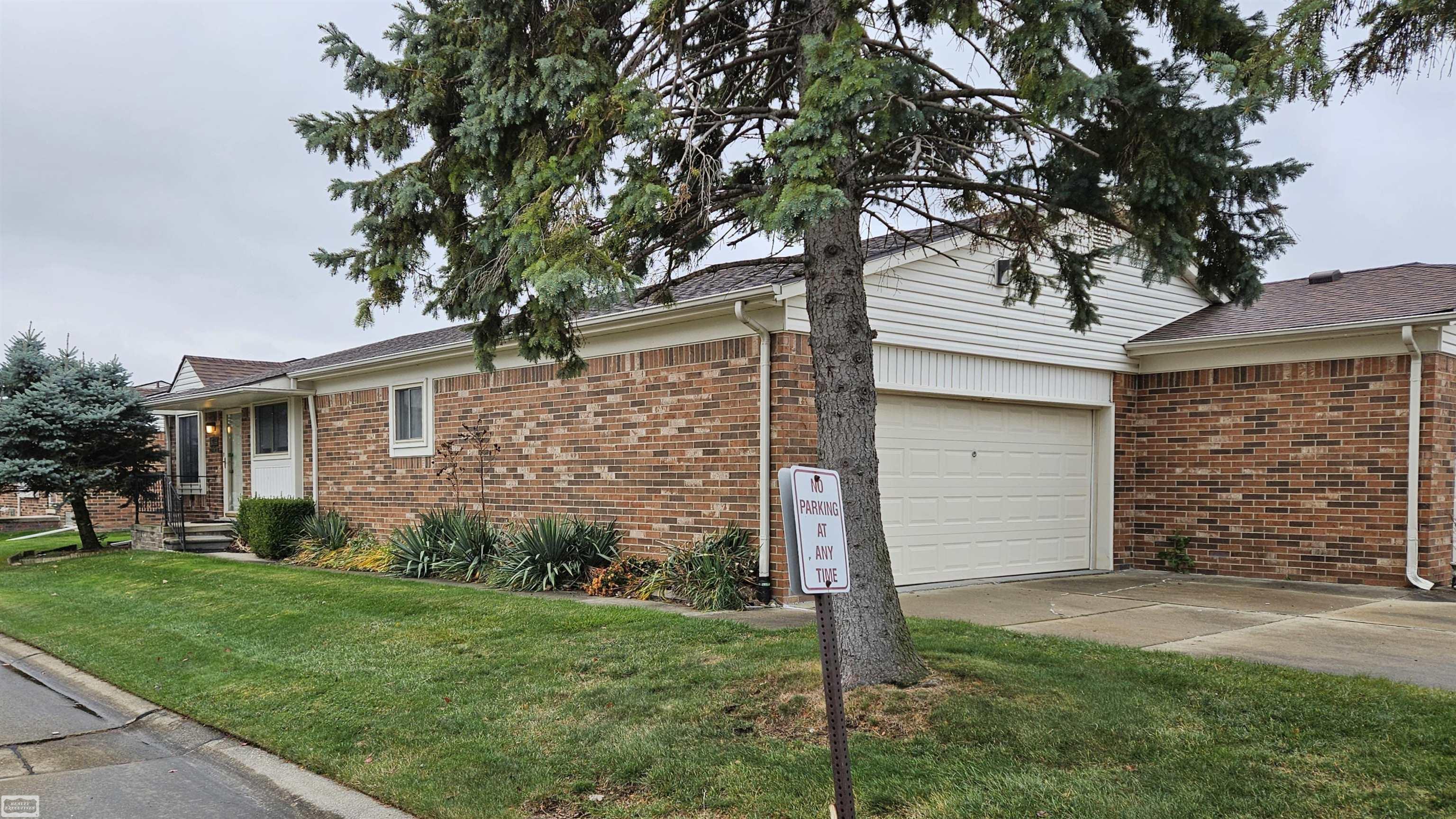 8744 Phoenix Court Warren, MI 48093 - Photo 2 of 21