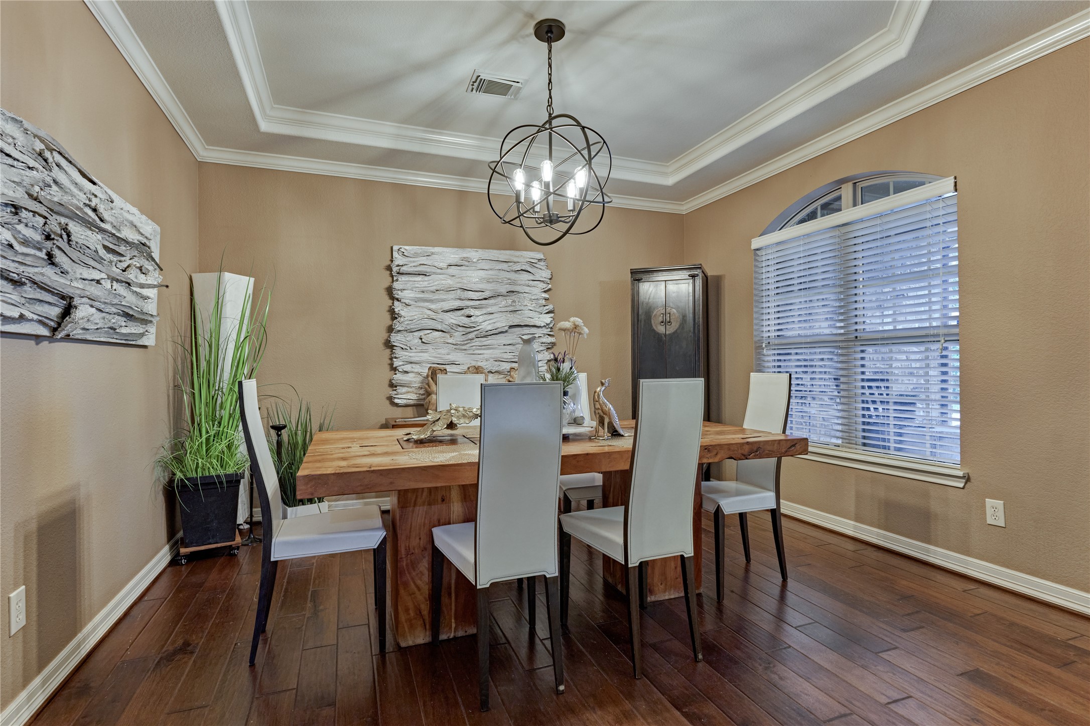 19089 Grandview Point Montgomery, TX 77356 - Photo 20 of 48 a view of a dining room with furniture window and wooden floor