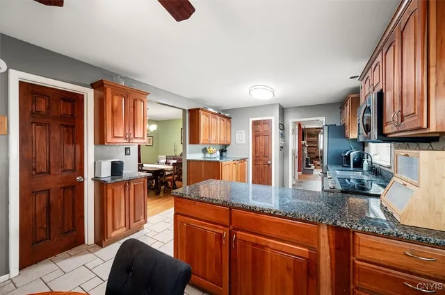 $379,000 | 11 Regency Road, New Hartford, NY 13413