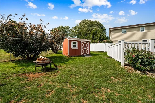 $379,000 | 11 Regency Road, New Hartford, NY 13413