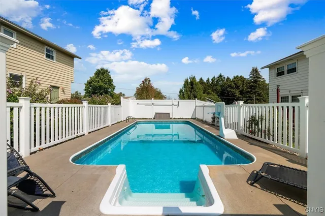 $379,000 | 11 Regency Road, New Hartford, NY 13413