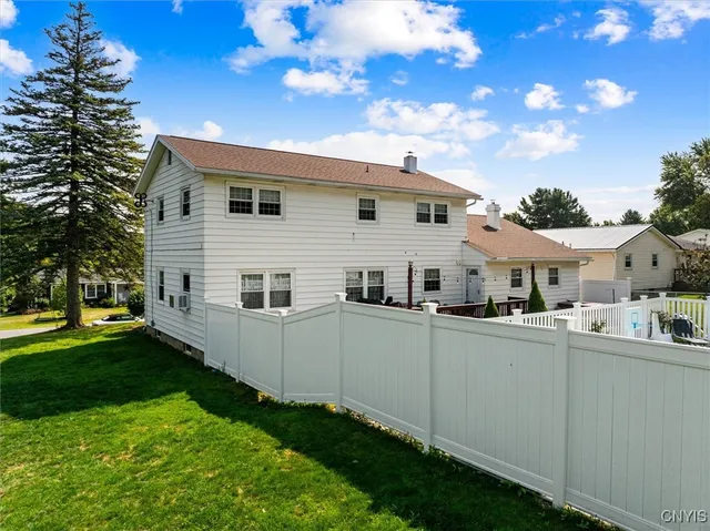 $379,000 | 11 Regency Road, New Hartford, NY 13413