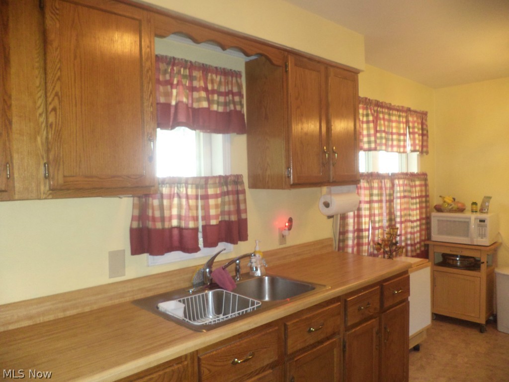 536 Metcalf Road Elyria, OH 44035 - Photo 9 of 25 Gallery Image 9