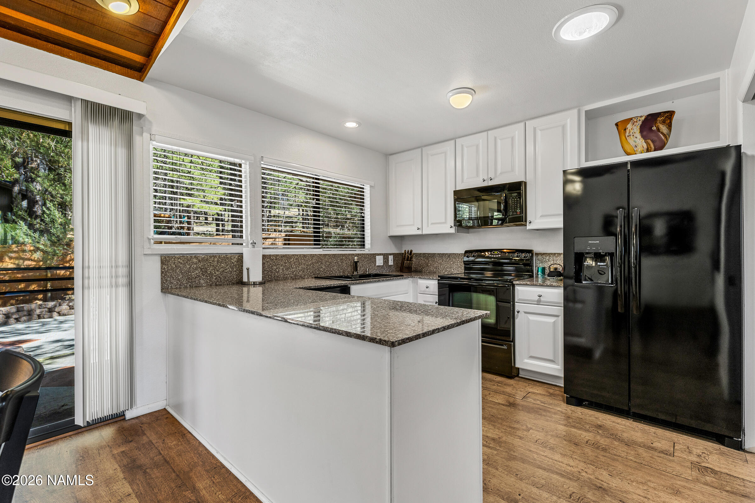 1886 North Edgewood Street Flagstaff, AZ 86004 - Photo 11 of 36 Kitchen