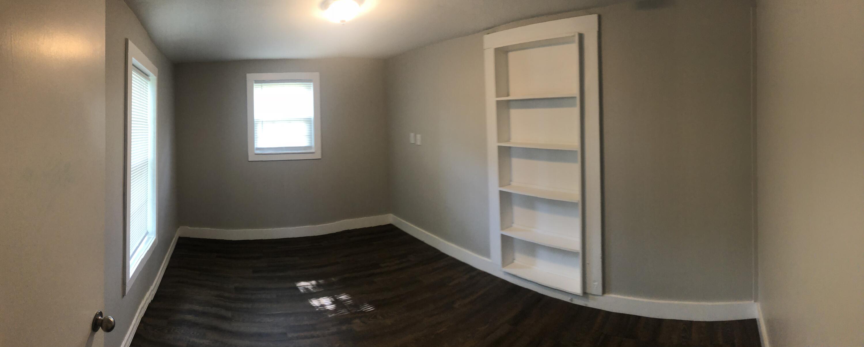 1832 West Chestnut Street Springfield, MO 65802 - Photo 5 of 14 1832 W Chestnut 13