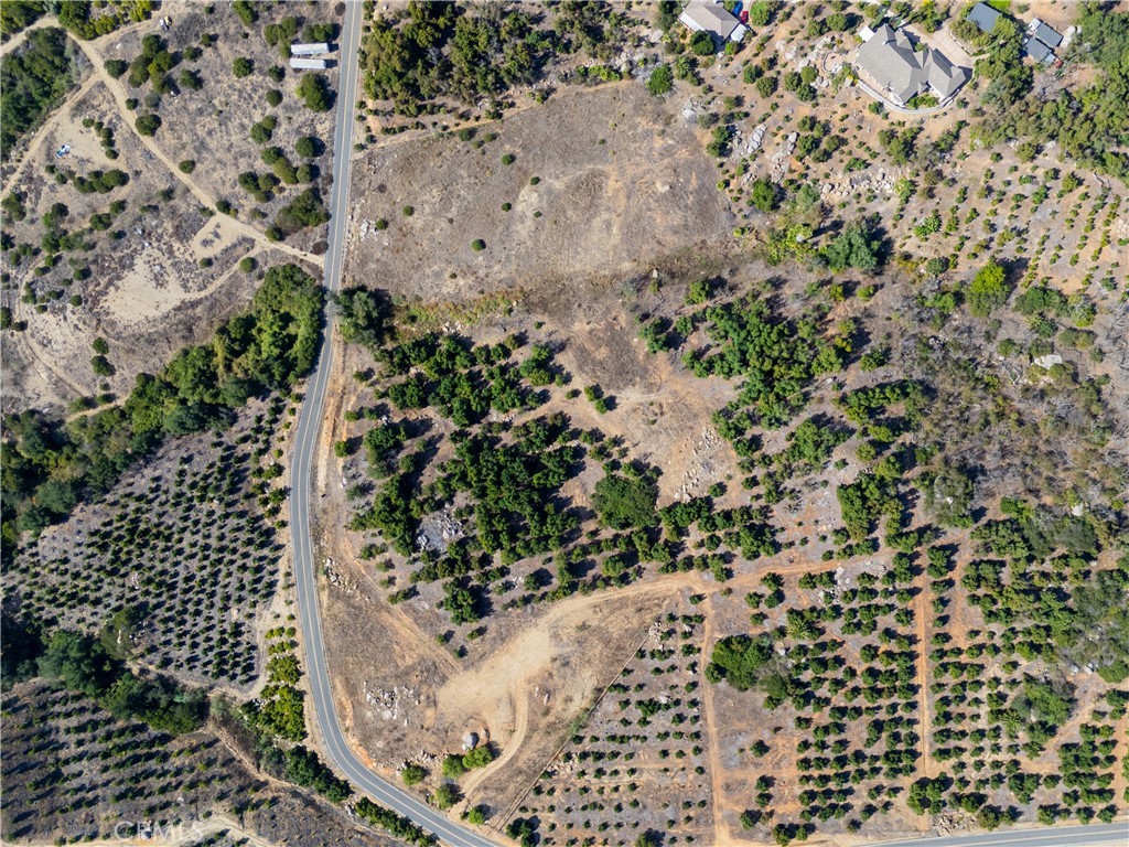 23476 La Vella Road Temecula, CA 92590 - Photo 5 of 29 a view of a garden