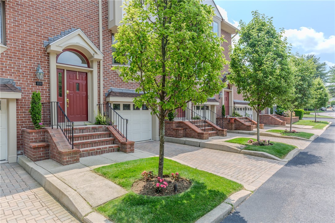 203 Dean Ridge Court Cranston, RI 02920 - Photo 32 of 34 Gallery Image 32